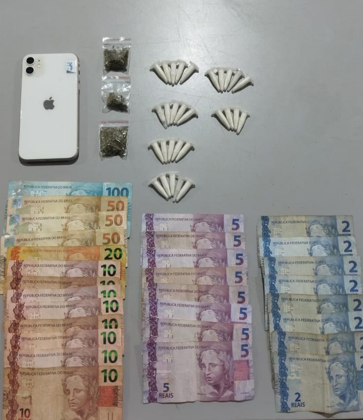 Adolescente é surpreendido com cocaína e maconha