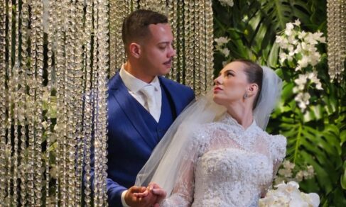 Guilherme Basso Poliseli e Isabele Naiara Rodrigues casaram-se em uma cerimônia emocionante no último dia 12, na igreja São Benedito. A celebração luxuosa foi coordenada pela cerimonialista Nenéia Baptista e reuniu familiares e amigos próximos do lindo casal. Uma vida inteira de amor e felicidade!! Dia do “Sim”!