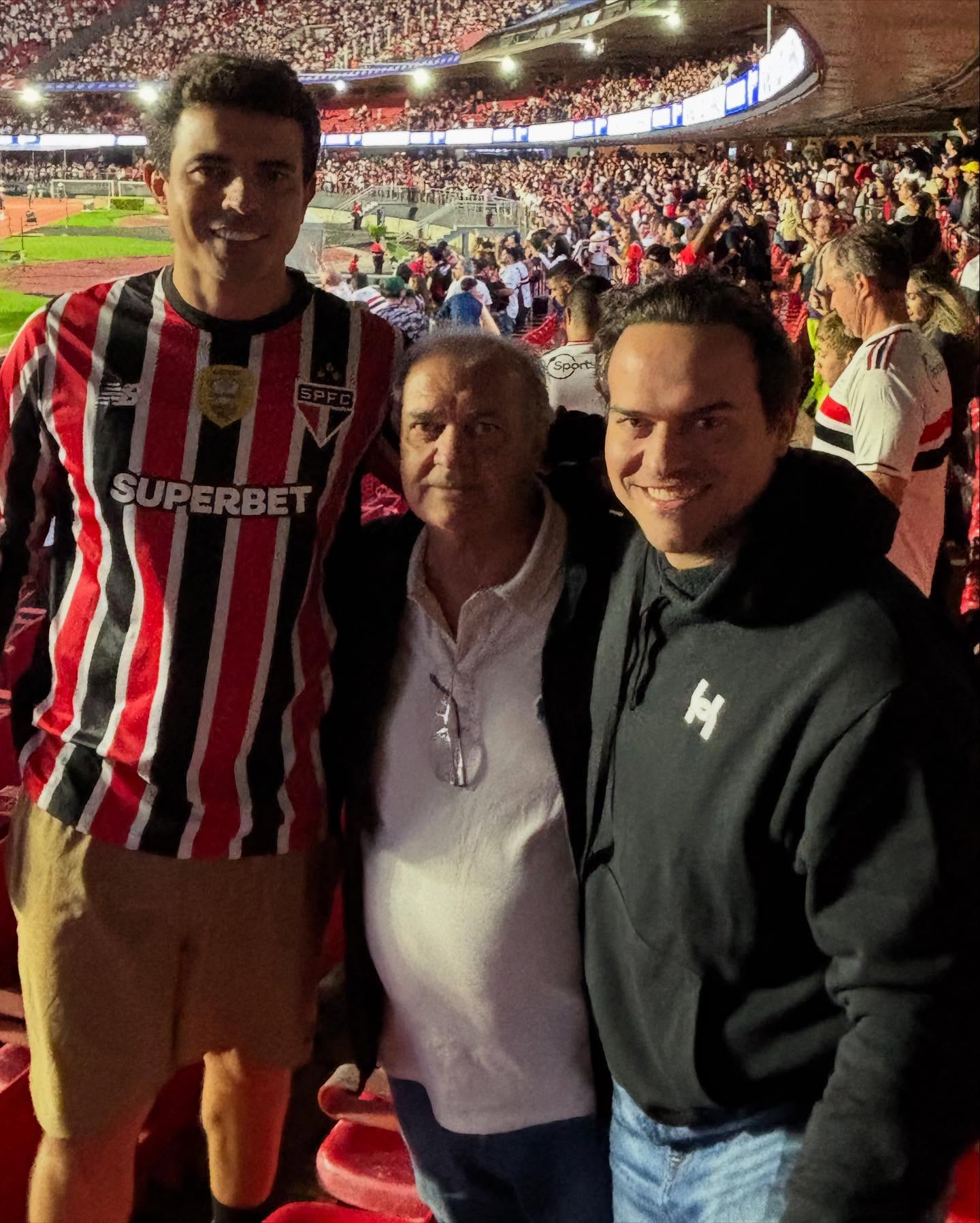 Assistindo jogo