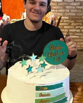Parabéns a você Parabéns a você