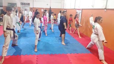 A Associação Impacto de Karate, coordenada pelo sensei Silvio Ricardo Rodrigues, atua há vários anos na formação de competidores para a modalidade esportiva em Barretos.