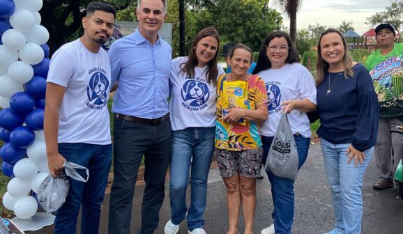 A ação distribuiu gratuitamente mais de 2 mil sacos de ração