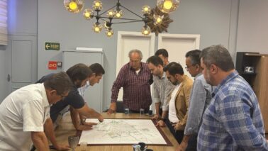 O vice-prefeito da Estância Turística de Barretos, Mussa Calil Neto, recebeu na manhã desta sexta-feira (4), o diretor-superintendente da Ecovias Noroeste Paulista, Danyel Nunes.