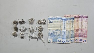 Adolescente é apreendido por tráfico de entorpecente(Foto: O Diário de Barretos) Adolescente é apreendido por tráfico de entorpecente(Foto: O Diário de Barretos)