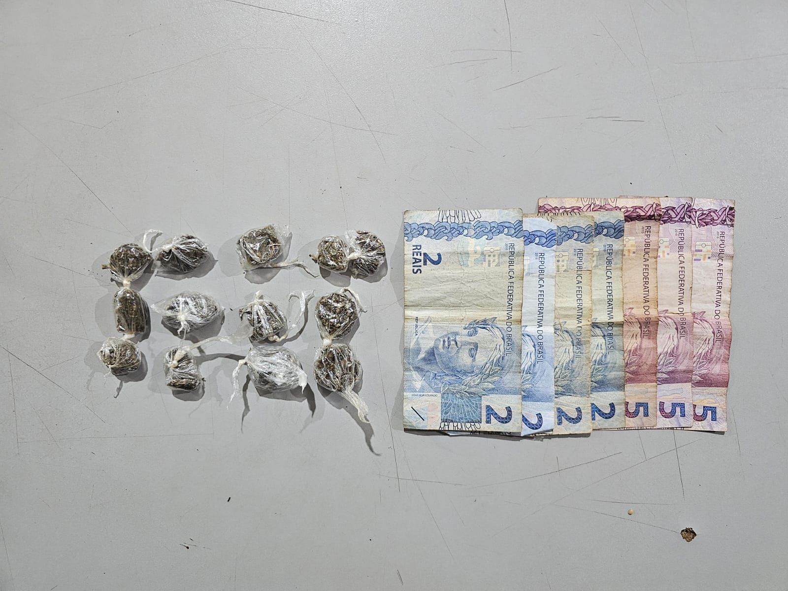 Adolescente é apreendido por tráfico de entorpecente