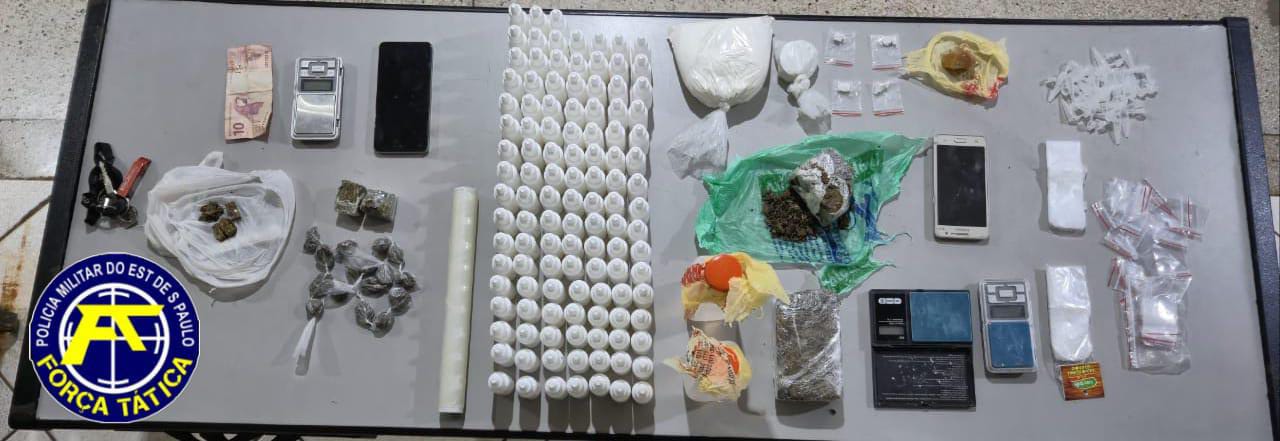 Polícia Militar detém dois e apreende mais de 1kg de drogas