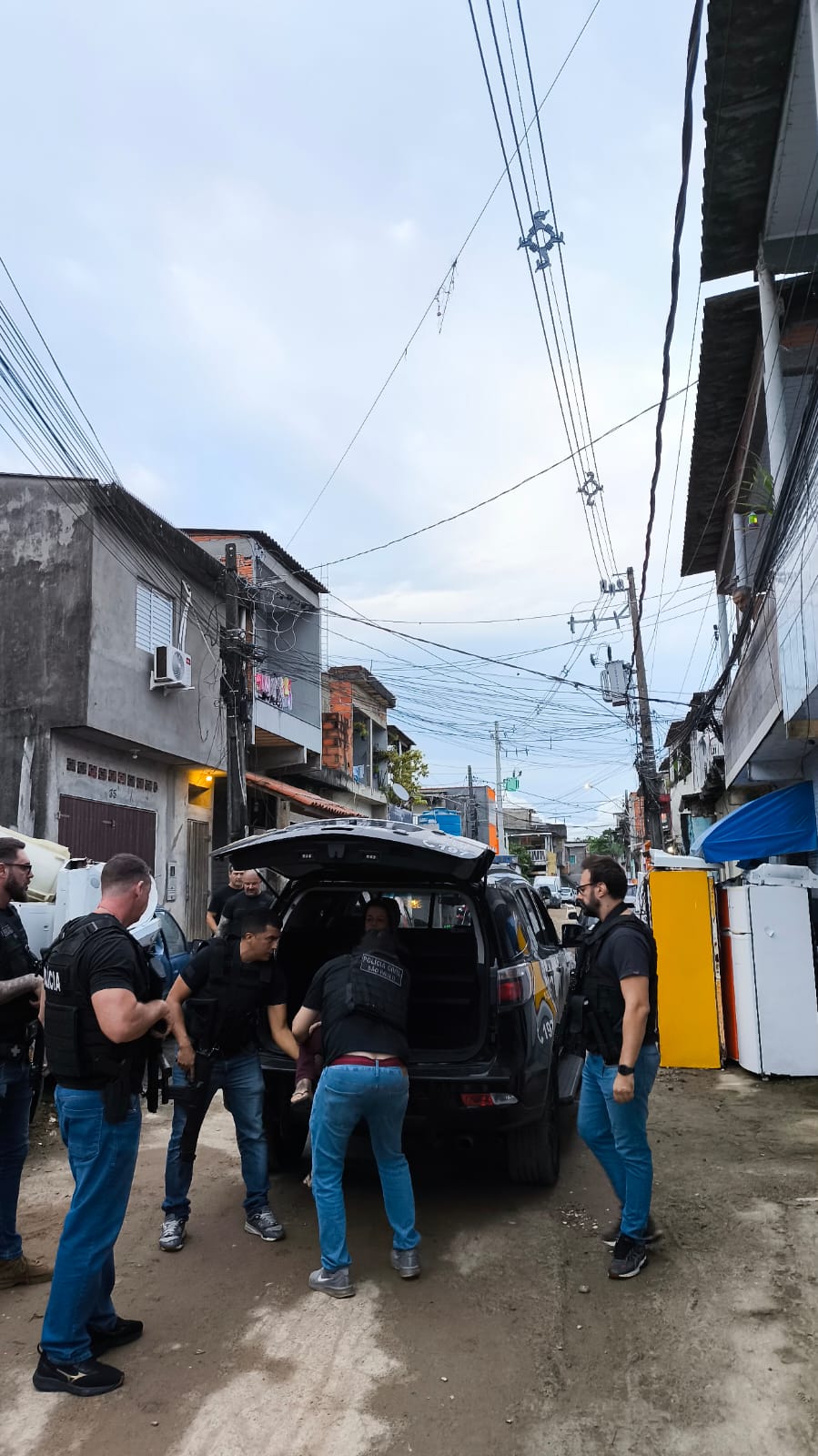 Polícia Civil prende suspeita do homicídio em que corpo foi encontrado dentro de porta-malas