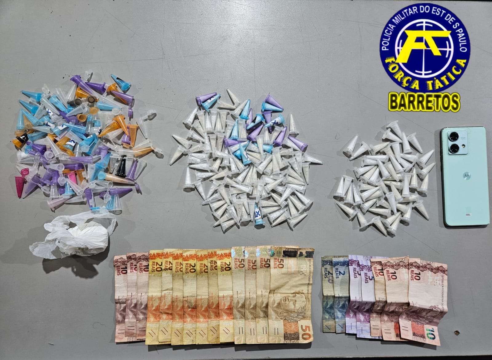 Polícia Militar detém três por tráfico no bairro Luís Spina