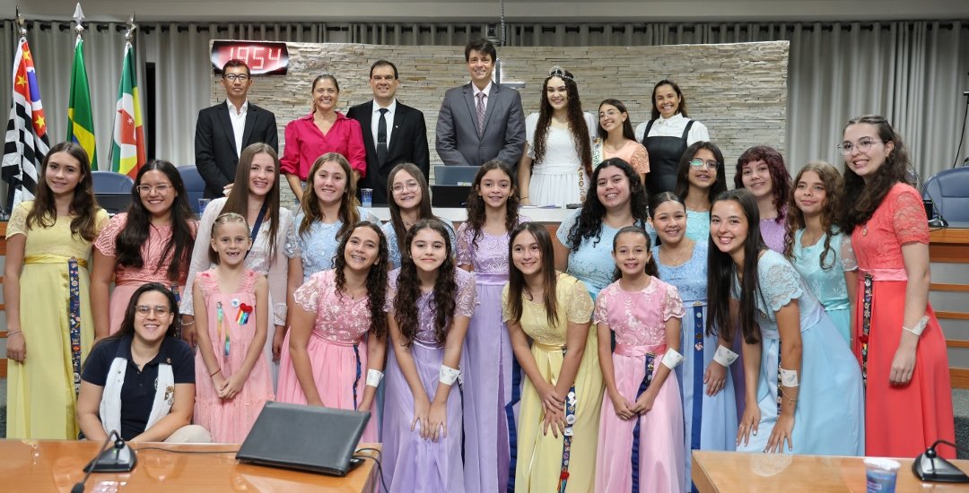 Câmara comemora Dia das Meninas Arco-Íris com sessão solene