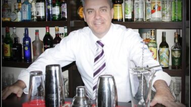 Curso de Bartender é promovido pelo Sinthoresbar em Barretos