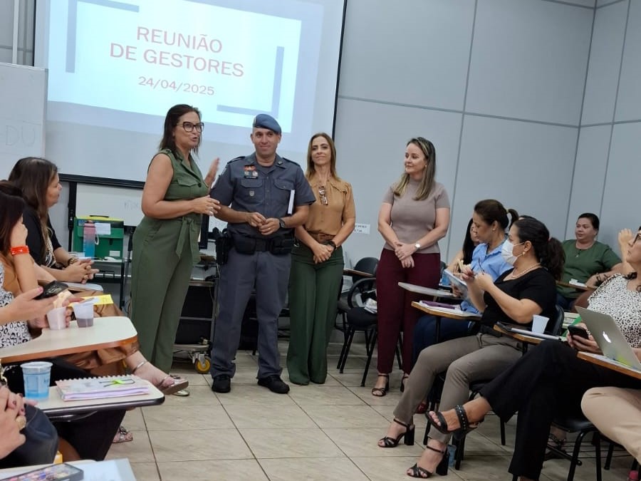 Reunião discute segurança nas escolas municipais  