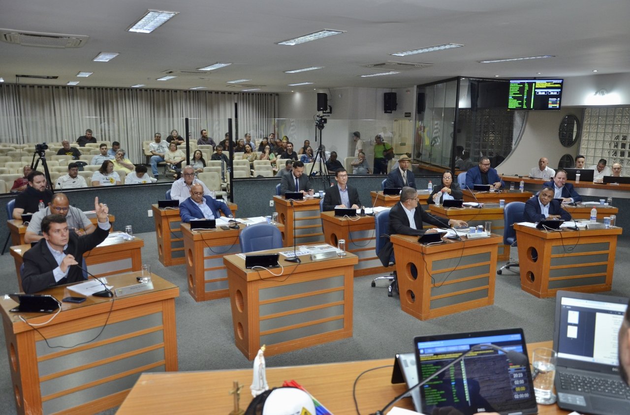 Confira projetos aprovados na primeira sessão de abril