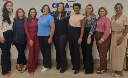 Reunião do Comitê Mulher do CREA-SP com a participação da Engenheira Cristiana Vilarinho, Conselheira do CREA-SP e a Engenheira Helita Pisa, diretora da Casa dos Engenheiros e Arquitetos traça as diretrizes para implantação do Comitê Mulheres na Engenharia em Barretos. Competência e representatividade no setor!! Comitê Mulheres na Engenharia