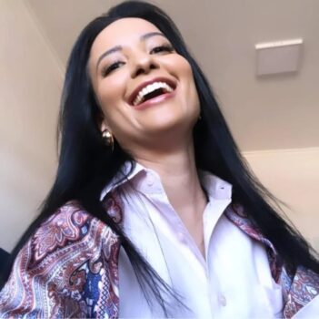 Inteligentíssima, linda e com um sorriso que ilumina por onde passa! Dra. Marystela Pereira comemora seu aniversário hoje, entre pessoas especiais. Felicidades mil! Parabéns, dra Marystela!