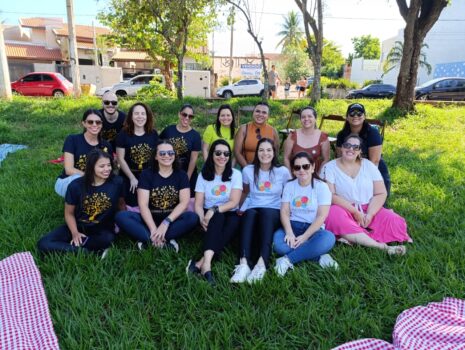 O 1º Picnic Inclusivo na Região dos Lagos, para celebrar o Dia Mundial da Síndrome de Down e o Dia de Conscientização do TEA (autismo), reuniu no último sábado (29), profissionais das clínicas Galati, Espaço Integrar, Evoluir, Toca, Tatiany Molina e Amanda Limieri. Momento delicioso, com muita integração, troca de experiências e cheio de alegria para todos! Picnic inclusivo