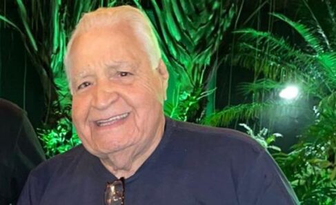 Julio César Ramos Pereira aprecia boa música, a beleza das orquídeas em seu jardim, a alegria dos filhos, a energia dos netos e o infinito amor de sua esposa Maria Alice. Ele recentemente completou 82 anos recebendo muitos cumprimentos e desejos do melhor presente, saúde! Feliz 82 anos!