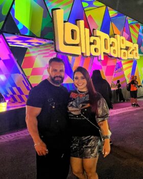 A Vida Social registra mais um Lollapalooza especial do casal Agnaldo Alves-Larissa Alvares. Sempre juntos! Sempre juntos!