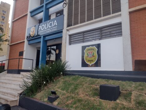 Aposentada procurada por tráfico se apresenta à polícia (Foto: O Diário de Barretos) Aposentada procurada por tráfico se apresenta à polícia (Foto: O Diário de Barretos)