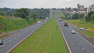 Trecho da Faria Lima, que passa por Barretos, é administrado por nova concessionária (Foto: Tininho Junior)