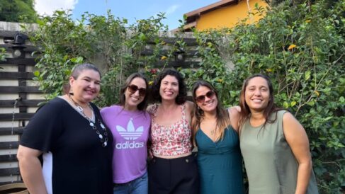 ENTRE AMIGAS ENTRE AMIGAS