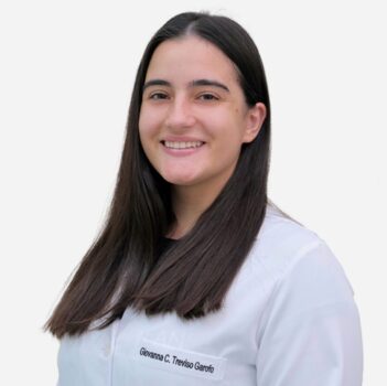Giovanna Christina Treviso Garofo, estudante do 3º período do curso de Medicina da FACISB, orientada pela prof. Daniele Natália Pacharone Bertolini Bidonotto O Zé Gotinha não existe mais?