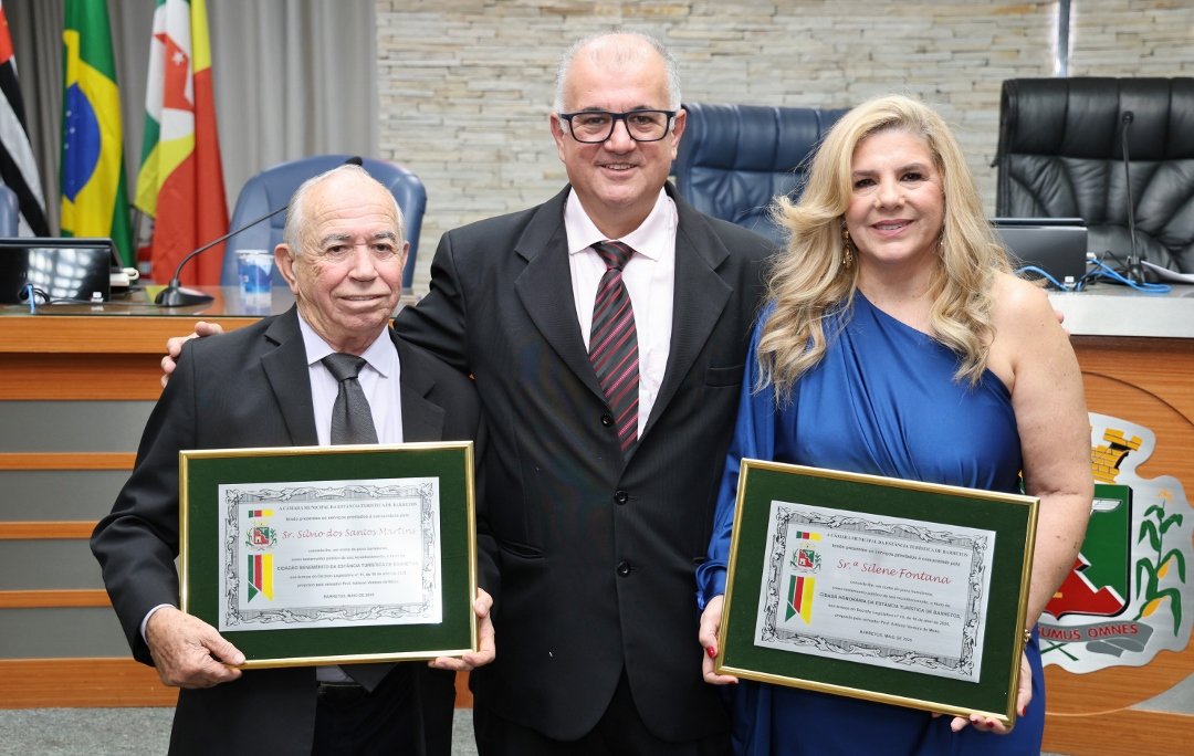 Educadores recebem título de Cidadão Honorário e Benemérito