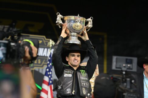 José Vitor Leme comemorou terceiro título da PBR nos Estados Unidos (Divulgação PBR) José Vitor Leme comemorou terceiro título da PBR nos Estados Unidos (Divulgação PBR)