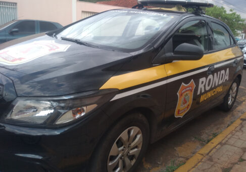 Autor é preso durante furto em central de alimentos da prefeitura (Foto: O Diário de Barretos) Autor é preso durante furto em central de alimentos da prefeitura (Foto: O Diário de Barretos)