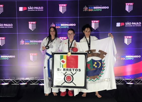 Karatecas sagram-se campeões estaduais em suas categorias