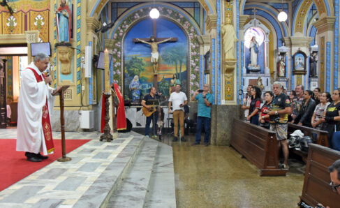 Motociclistas lotam a Catedral durante missa do 21º Motorcycles