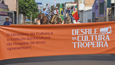 Desfile da Cultura Tropeira é destaque na cidade