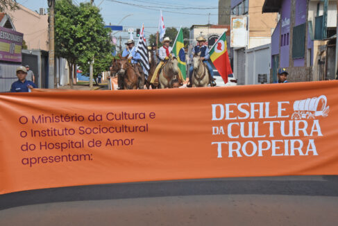 Desfile da Cultura Tropeira é destaque na cidade