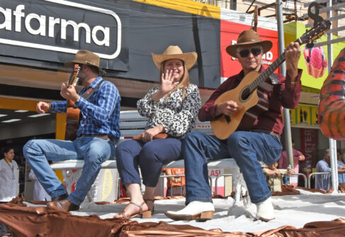 Desfile da Cultura Tropeira é destaque na cidade