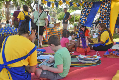 TIN_8274 A cidade de Barretos recebeu no último sábado (10), o Circuito Sesc de Artes na Praça da Primavera, com uma programação gratuita e com diversas atividades culturais voltadas para crianças, adolescentes e adultos.