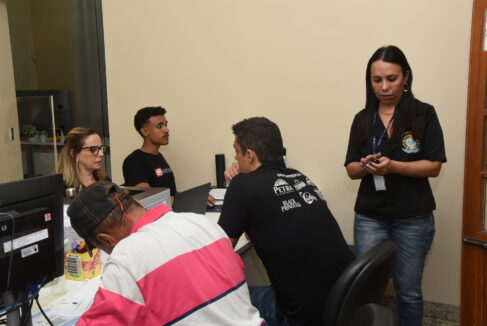 Eleitores foram atendidos no cartório eleitoral de Barretos Eleitores foram atendidos no cartório eleitoral de Barretos