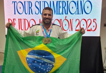 Thiago O judoca barretense Thiago Augustinho Leal Leite sagrou-se tetracampeão no Campeonato Sul-Americano de Kata e Veteranos que aconteceu na cidade de Assunção, no Paraguai, entre os dias 16 e 18 de maio.
