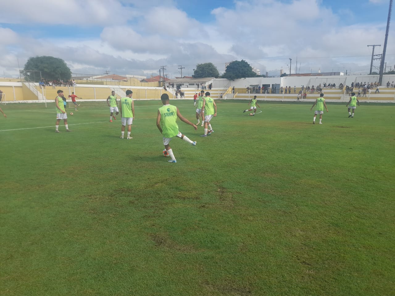 Tourinho enfrenta o Taquaritinga hoje pelo Paulista de Base