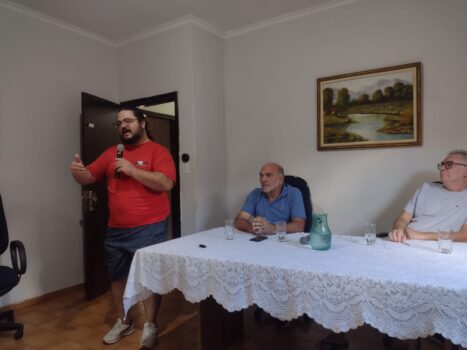 WhatsApp Image 2025-05-02 at 09.40.34 Com a presença de mais de 40 participantes de Barretos, São José do Rio Preto, Franca e Presidente Epitácio, aconteceu na sede da Delegacia Regional do SINSPREV uma debate sobre o Dia do Trabalho