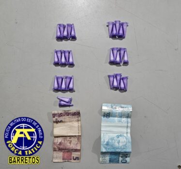 Polícia Militar detém infratores na prática de tráfico no Dom Bosco (Foto: O Diário de Barretos) Polícia Militar detém infratores na prática de tráfico no Dom Bosco (Foto: O Diário de Barretos)