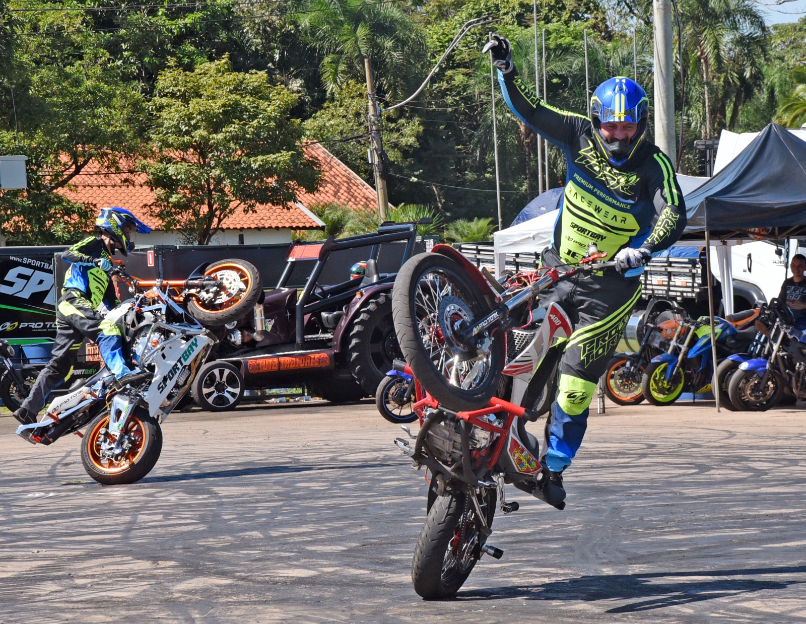 Adrenalina sobre duas rodas embala Motorcycles