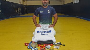 O professor de educação física da rede municipal de Ensino e sensei de judô Tiago Agustinho Leal Leite se prepara para representar o Brasil e a Estância Turística de Barretos no Campeonato Sul-Americano de Kata e Veteranos