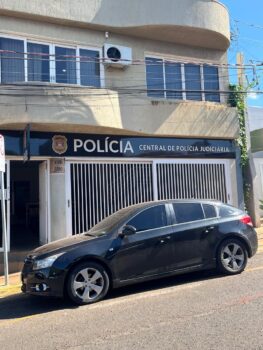Polícia Civil detém dono de revenda e recupera veículo roubado (Foto: O Diário de Barretos) Polícia Civil detém dono de revenda e recupera veículo roubado (Foto: O Diário de Barretos)