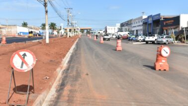 O secretário municipal de Obras e Serviços Urbanos, Thiago Vasconcelos, realizou vistoria técnica nas obras de reurbanização da Avenida Engenheiro Necker Carvalho de Camargo nesta terça (13)