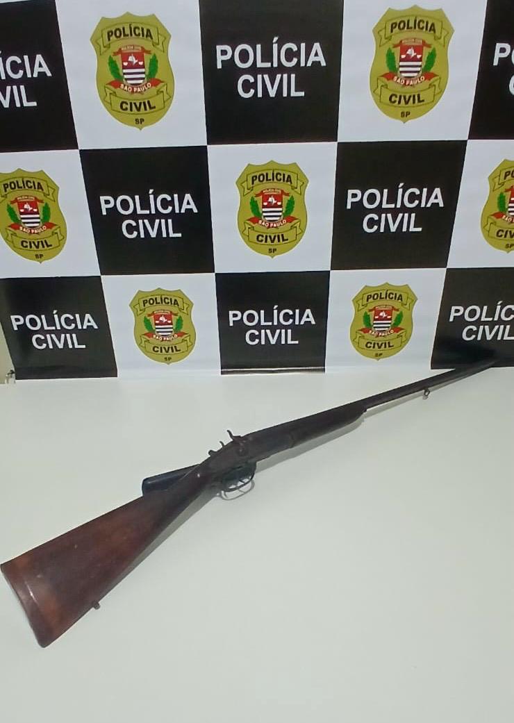 Polícia localiza espingarda utilizada na prática de homicídio