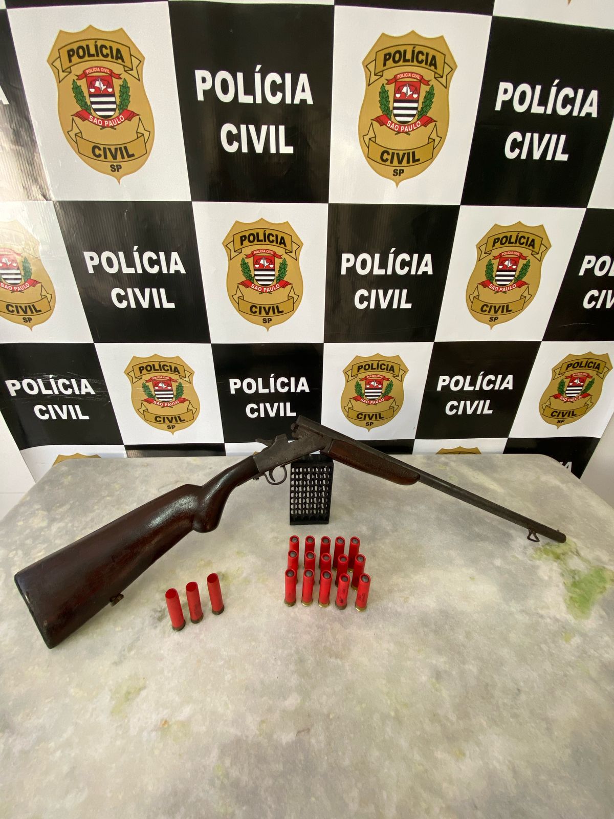 Polícia Civil apreende arma e munições durante investigação de tráfico