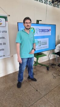 FINANCEIRA: Caio Lago durante palestra que busca reflexão financeira de alunos Educação financeira desde cedo: palestra marca novo capítulo nas escolas estaduais de Barretos