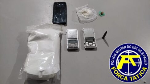 Auxiliar de enfermagem é preso por tráfico e posse ilegal de munição de uso restrito (Foto: O Diário de Barretos) Auxiliar de enfermagem é preso por tráfico e posse ilegal de munição de uso restrito (Foto: O Diário de Barretos)