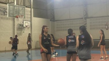 A equipe feminina Sub-14 do Basquete Barretos finaliza a preparação hoje (31), para enfrentar a equipe da ATB – Associação Tupã Basquete.