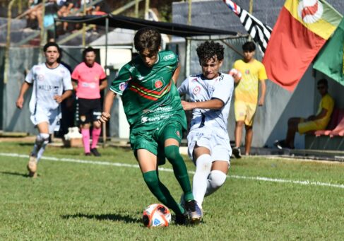 As equipes do Barretos Esporte Clube categorias Sub-15 e Sub-17 jogam hoje (24), em Olímpia, no estádio municipal Maria Tereza Breda.