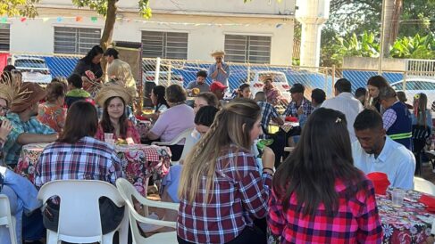 Projeto Manguinhos realiza festa junina para assistidos de Casa de Passagem (Foto: O Diário de Barretos) Projeto Manguinhos realiza festa junina para assistidos de Casa de Passagem (Foto: O Diário de Barretos)